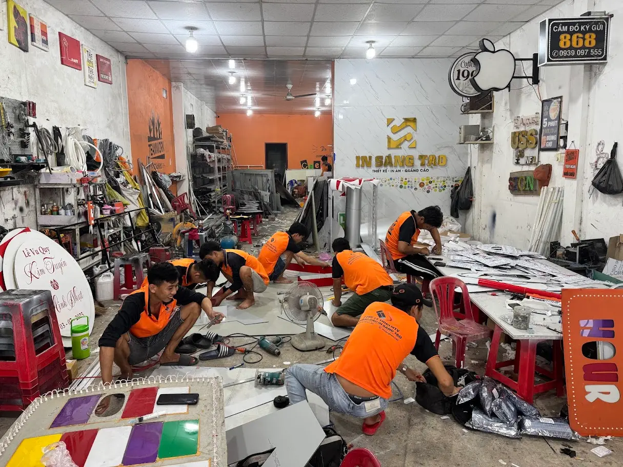 Khu sản xuất và thi công bảng hiệu IST