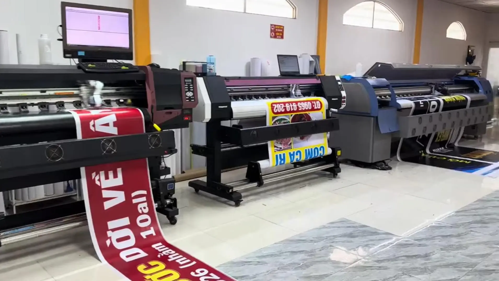 Máy in bạt khổ lớn tại IST