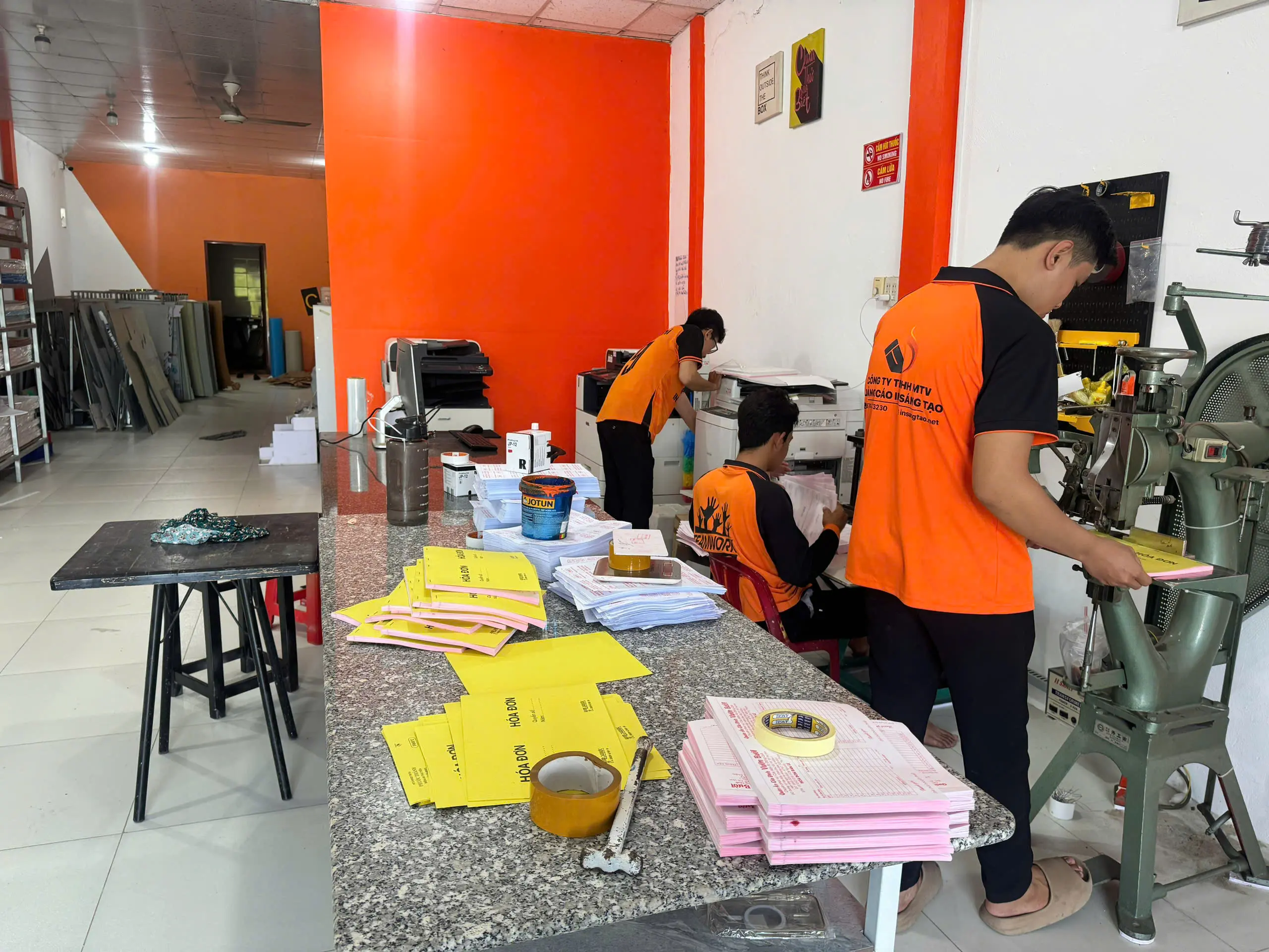 Khu vực sản xuất hóa đơn, biểu mẫu
